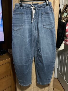 Relaxed Light Blue Drawstring Men's Jeans